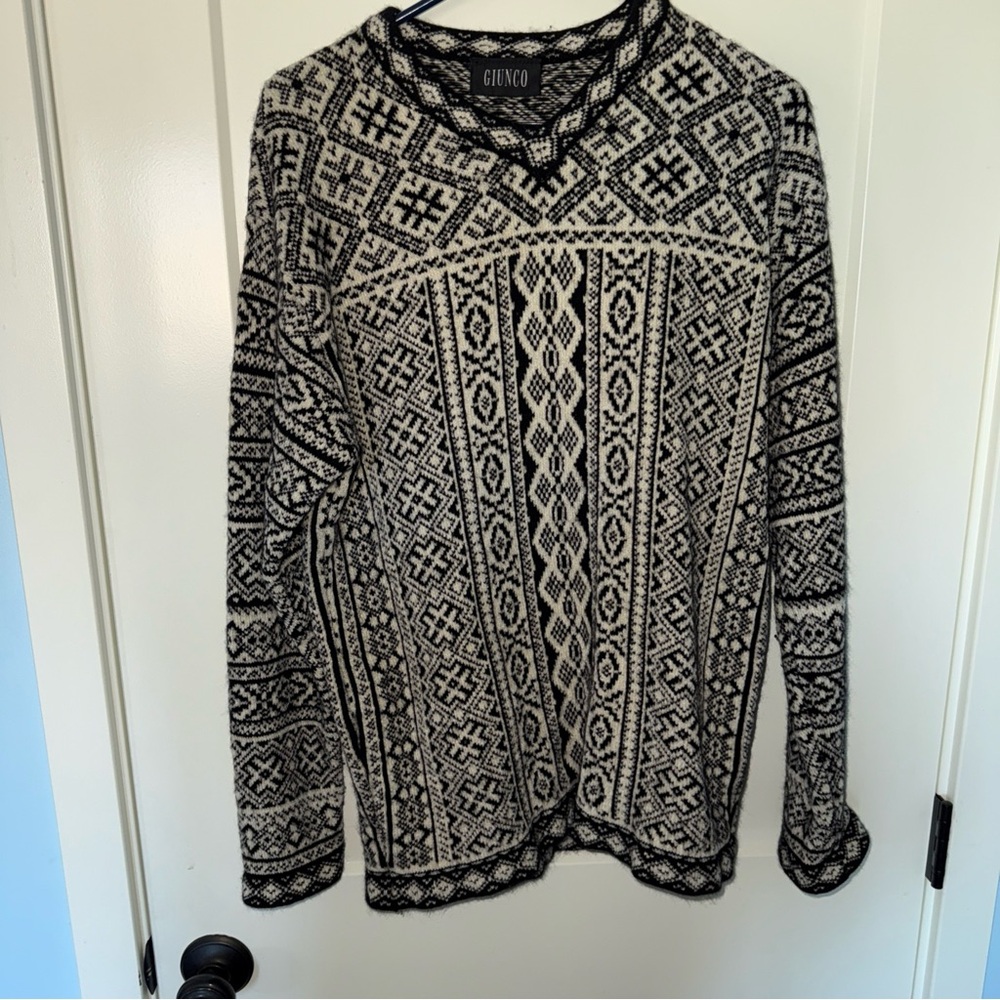 Giunco Geometric Black and White vneck men’s Sweater size:50 (XL)